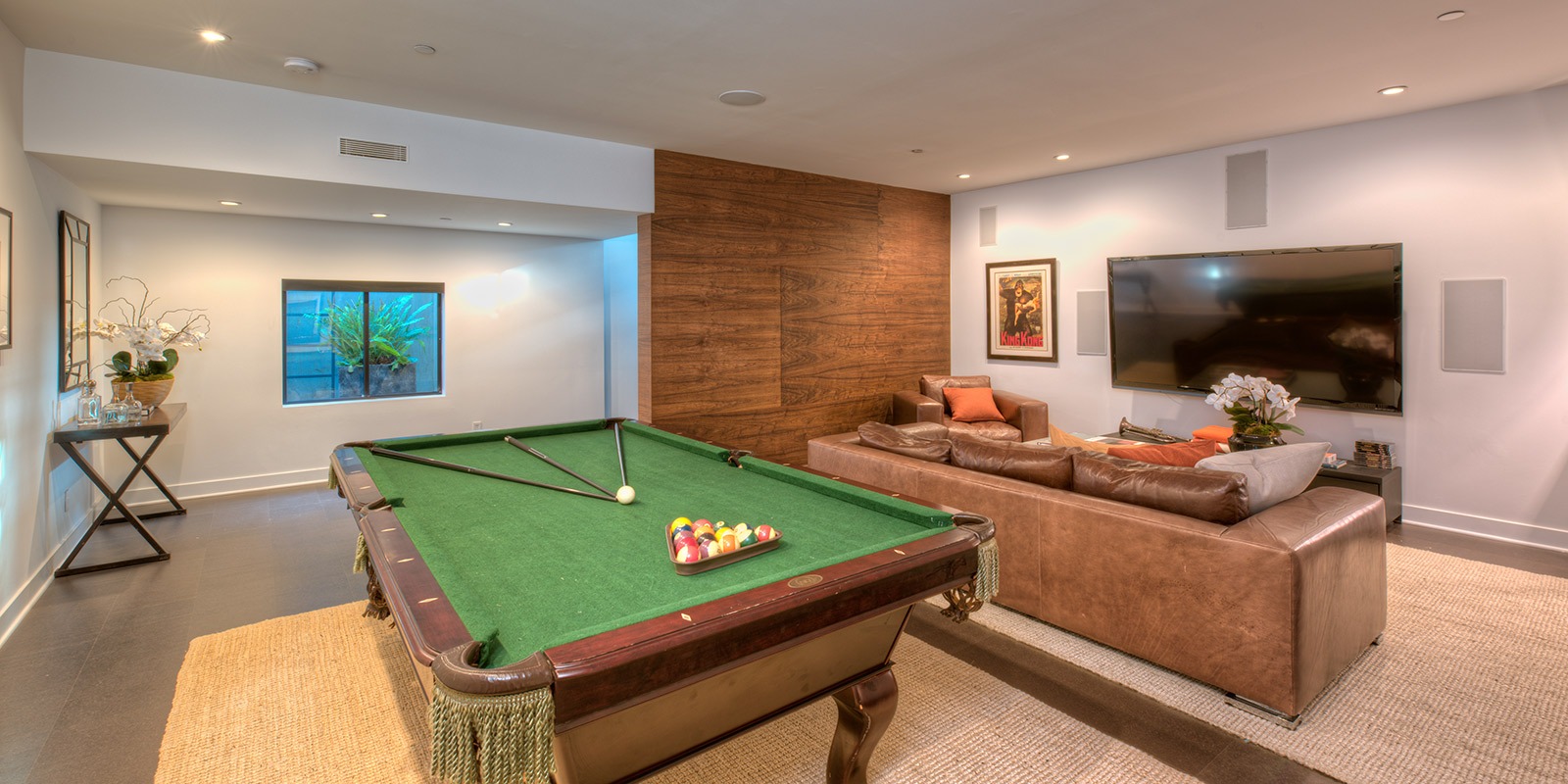 Ray kappe Living Home 19 imgi_27_Adelaide-38-pool_table_tv_LG-Desktop-Cropped (1)