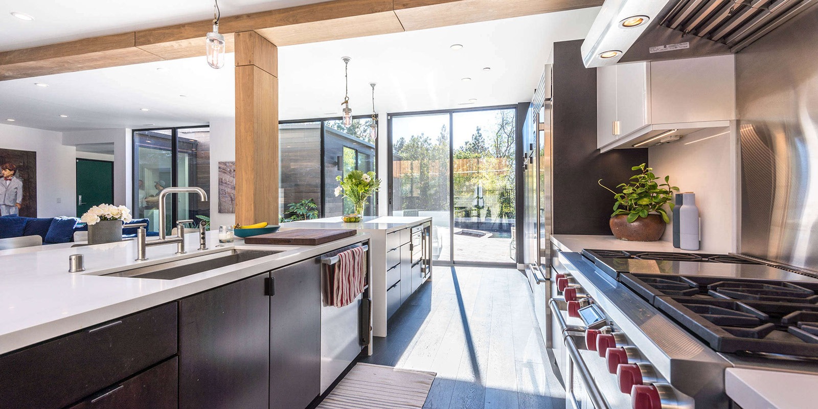 Custom Single-Family LivingHome Designed by Plant Design Studio 11 imgi_13_Tahoe-custom-ck51-kitchen2-desktop-cropped