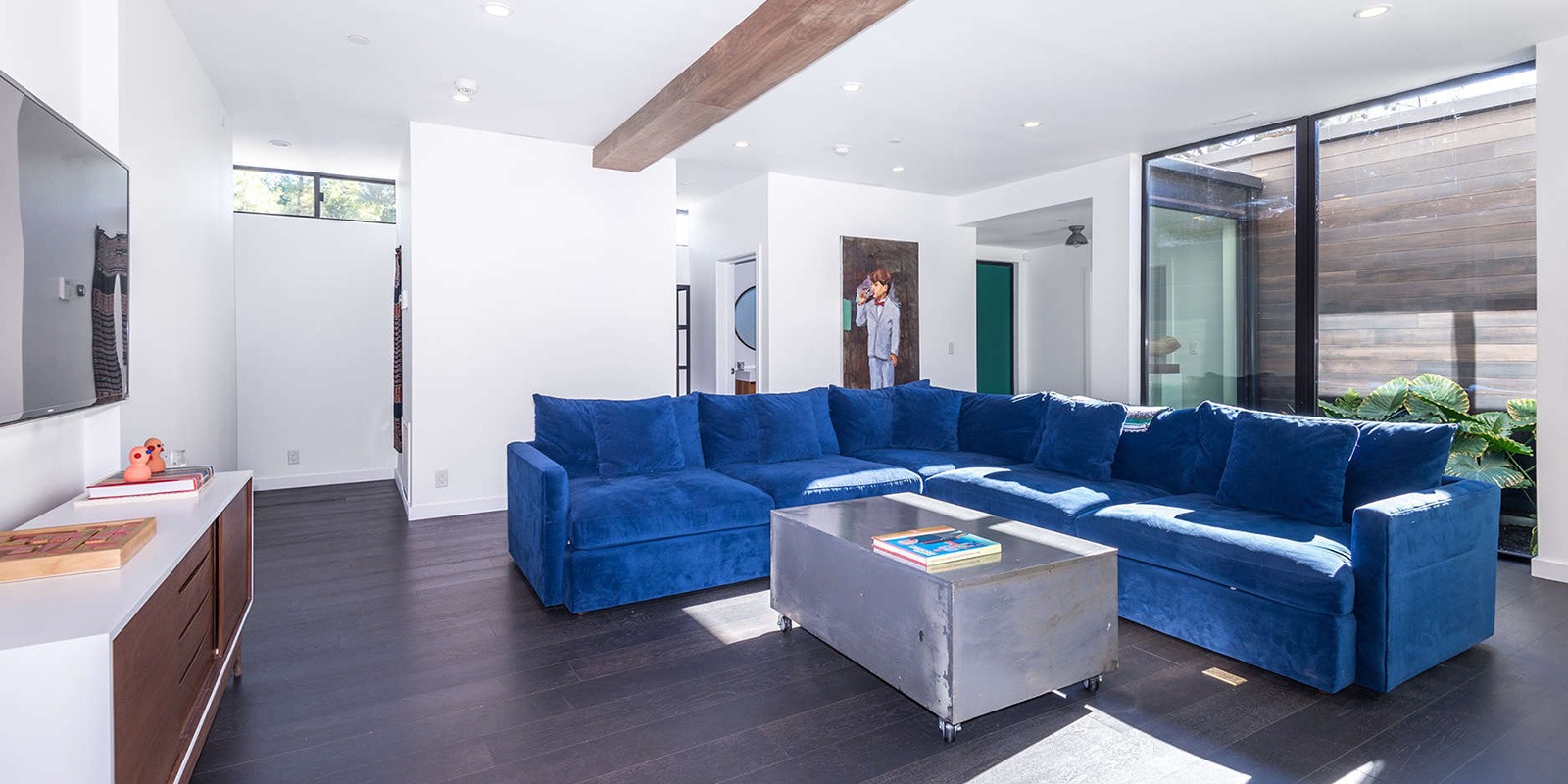 Custom Single-Family LivingHome Designed by Plant Design Studio 10 imgi_14_Tahoe-couch-desktop-cropped