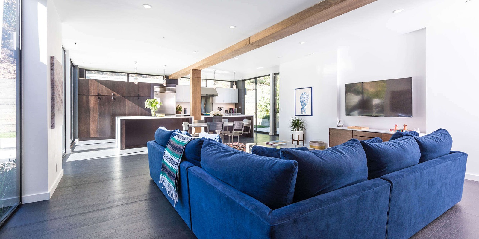 Custom Single-Family LivingHome Designed by Plant Design Studio 6 imgi_15_Tahoe-custom-ck51-desktop-cropped