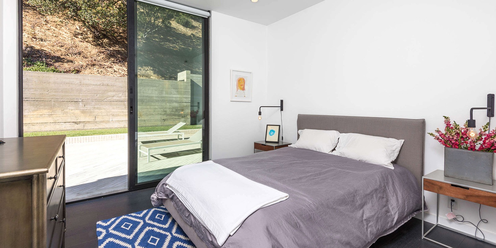 Custom Single-Family LivingHome Designed by Plant Design Studio 9 imgi_17_Tahoe-custom-ck51-bedroom-desktop-cropped