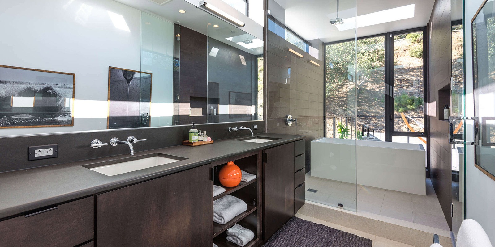 Custom Single-Family LivingHome Designed by Plant Design Studio 7 imgi_18_Tahoe-custom-ck51-bathoom-desktop-cropped